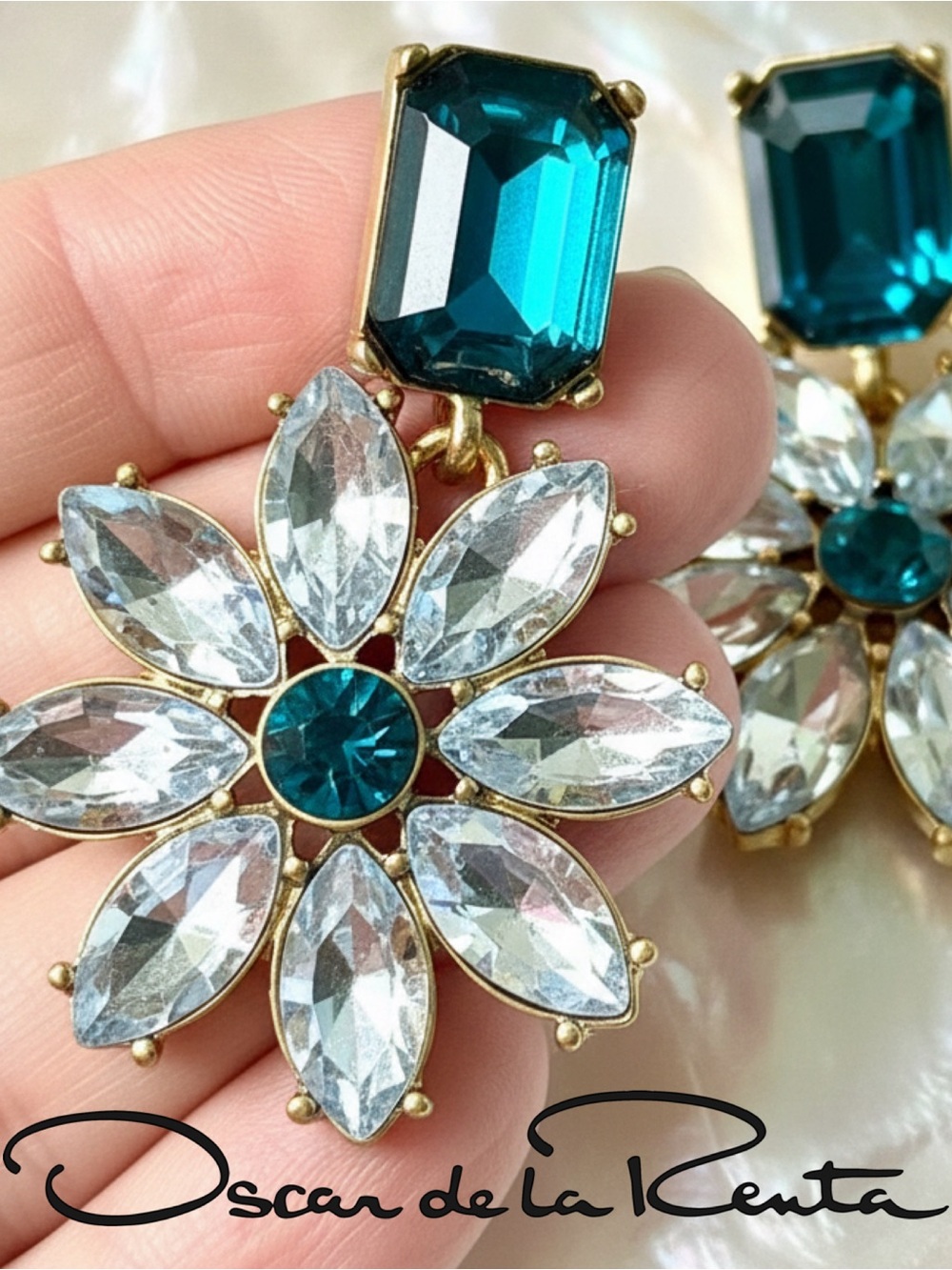 Oscar de la Renta Earrings - Sparkling Blue Flower Crystal Dangle Drop✨Post✨